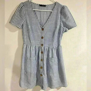 Zaful women's blue and white striped dress size L in like new condition
